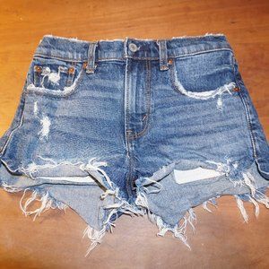 Abercrombie & Fitch The Mom Short Mid Rise
